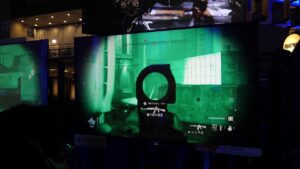 PlayStation 4「コール オブ デューティ モダン・ウォーフェア」チームデスマッチ(夜戦)をプレイする様子