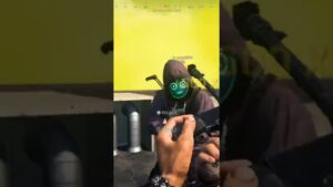 Call of Duty: Warzone | look at the blickertin #shorts