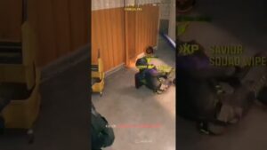 WHAT IS HE DOING.... #callofduty #cod #warzone #gaming #reels #funny #meme #clips #shorts